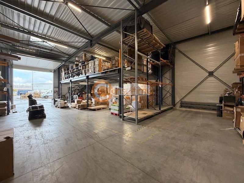 Local d'activité / Entrepôt - 750 m²