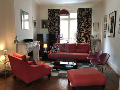 Maison - 303 m² - 12 pièces