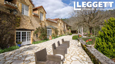 Propriété - 225 m² - 16 pièces