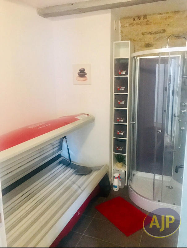 Maison - 220 m² - 12 pièces