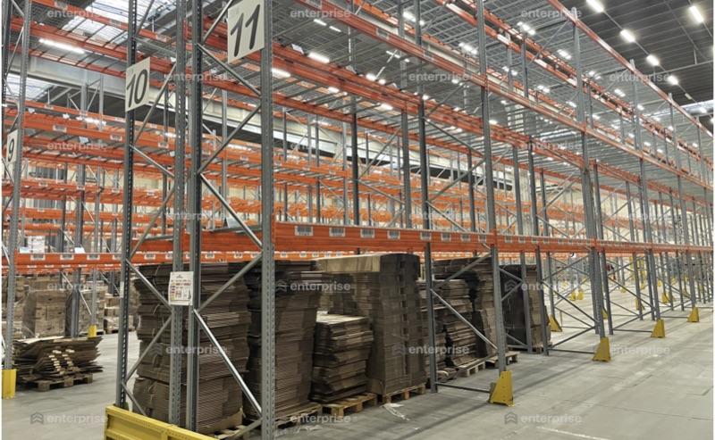 Entrepôt - 4 966 m²