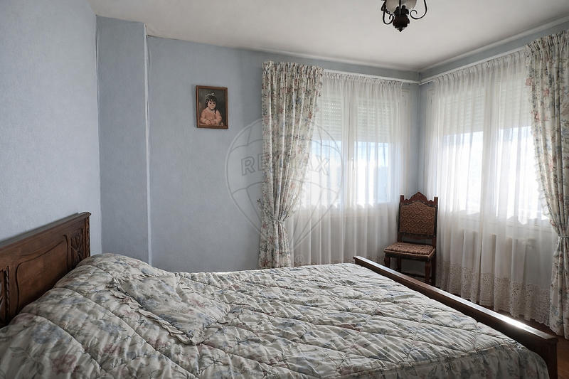 Maison - 185 m² - 10 pièces