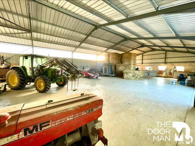 Ferme - 500 m² - 2 pièces