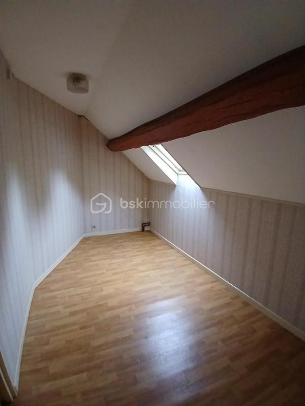 Maison - 92 m² - 7 pièces