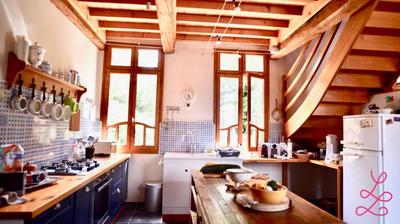 Maison - 340 m² - 10 pièces