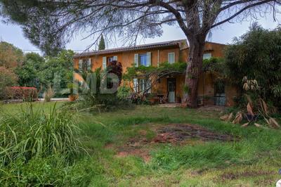 Maison - 180 m² - 9 pièces