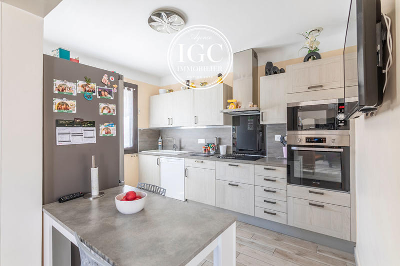 Local commercial - 103 m² - 4 pièces