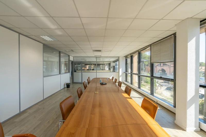 Bureau - 1 331 m² - 17 pièces