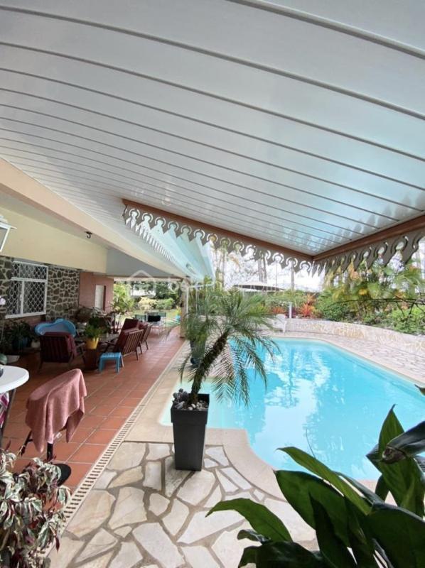 Villa - 211 m² - 6 pièces