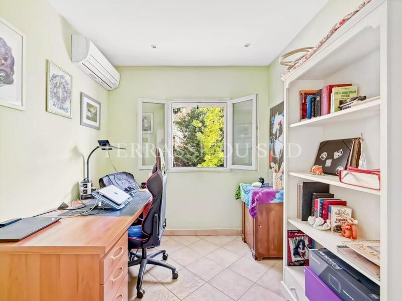 Propriété - 174 m² - 6 pièces