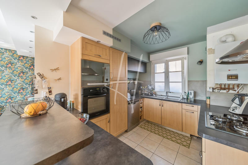 Maison - 96 m² - 5 pièces