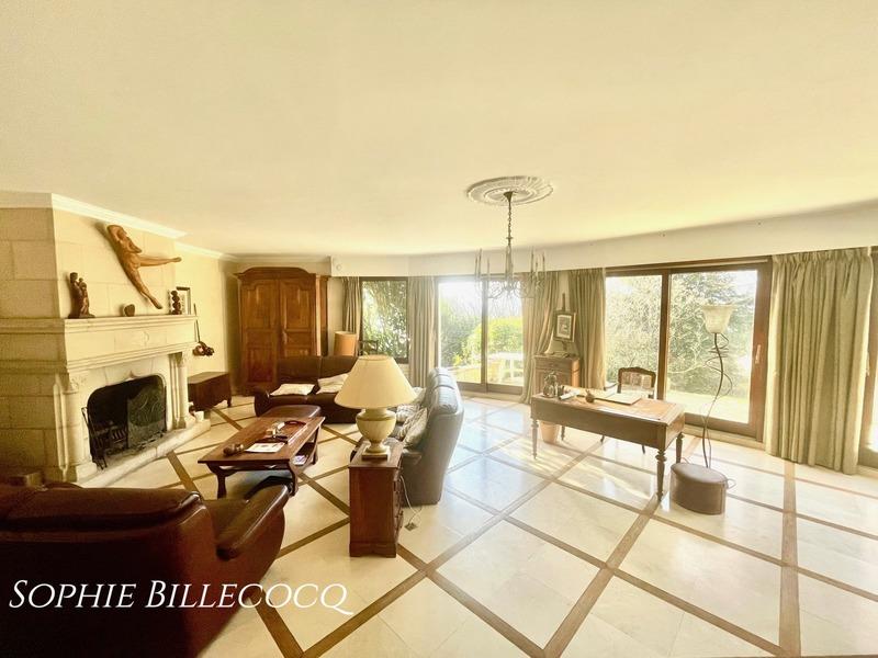 Maison - 248 m² - 8 pièces