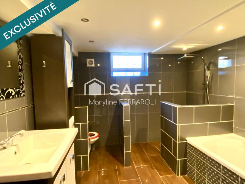 Maison - 177 m² - 8 pièces