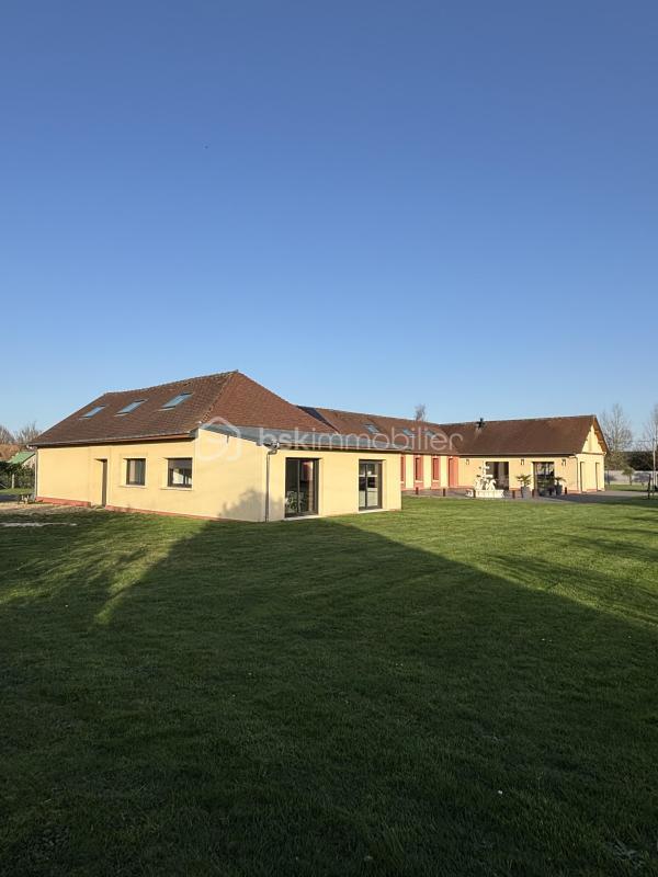 Maison - 460 m² - 12 pièces