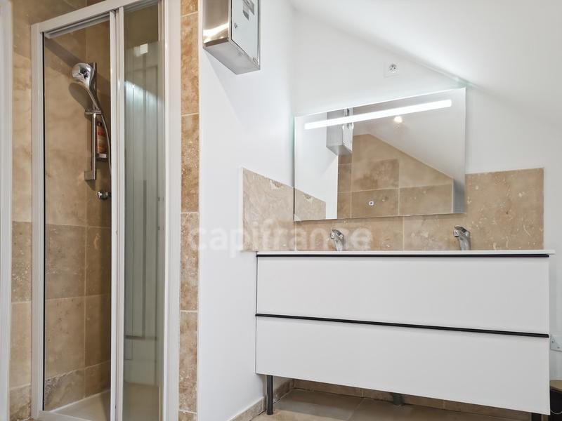 Maison - 200 m² - 7 pièces