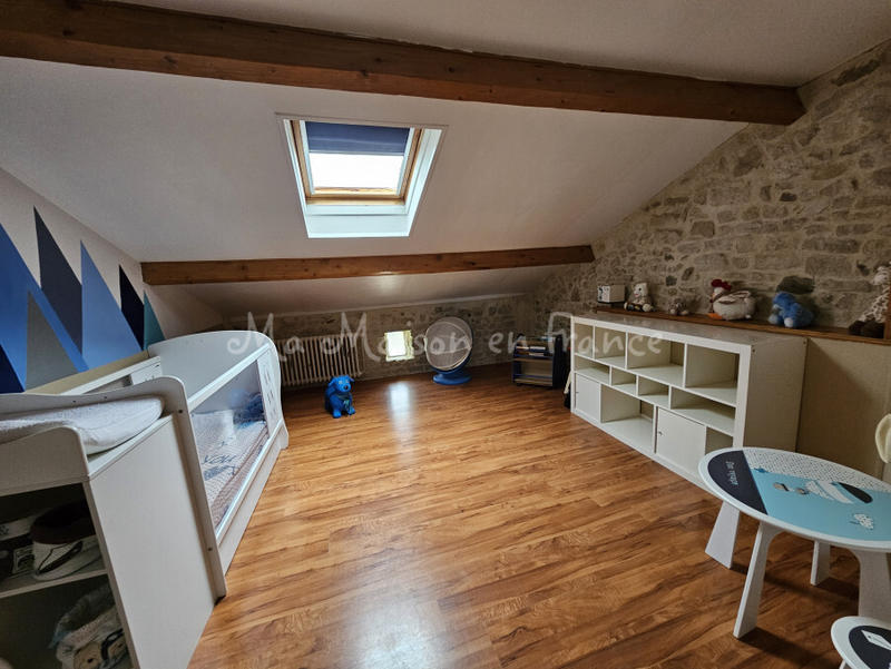 Maison - 250 m² - 10 pièces