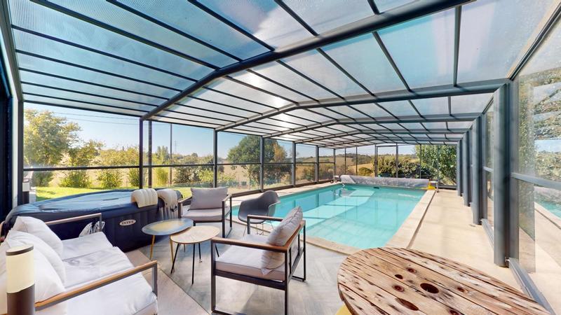 Maison - 249 m² - 6 pièces