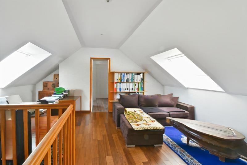 Maison - 180 m² - 8 pièces