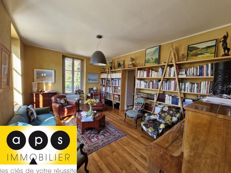 Maison - 200 m² - 8 pièces