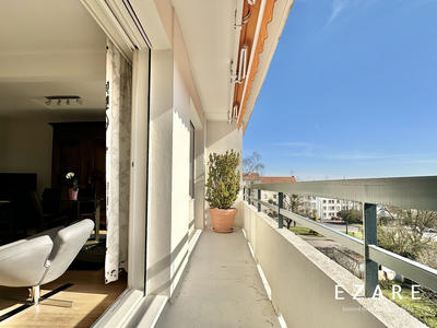 Appartement - 90 m² - 4 pièces