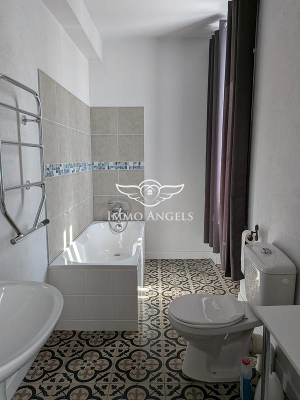 Maison - 255 m² - 10 pièces