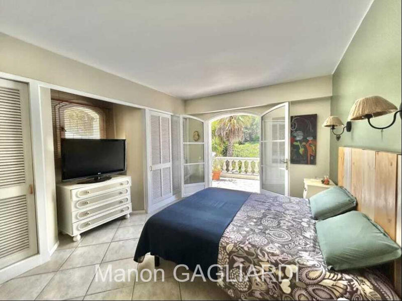 Villa - 263 m² - 7 pièces