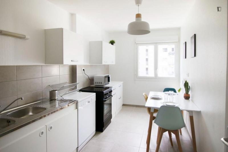 Chambre - 15 m² - 5 pièces