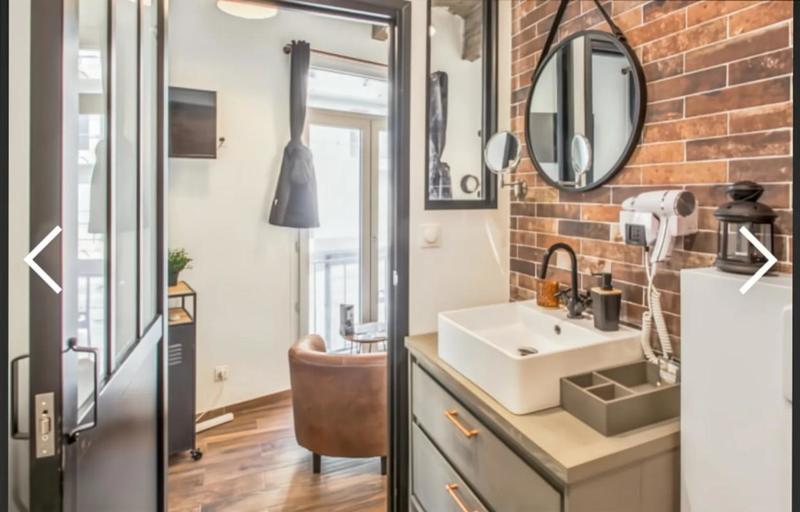 Appartement - 98 m² - 8 pièces