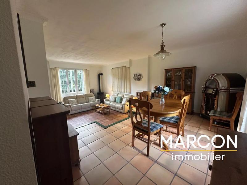 Propriété - 174 m² - 11 pièces