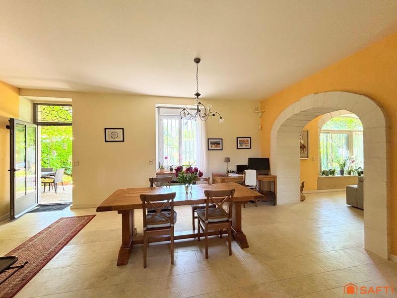 Maison - 227 m² - 7 pièces