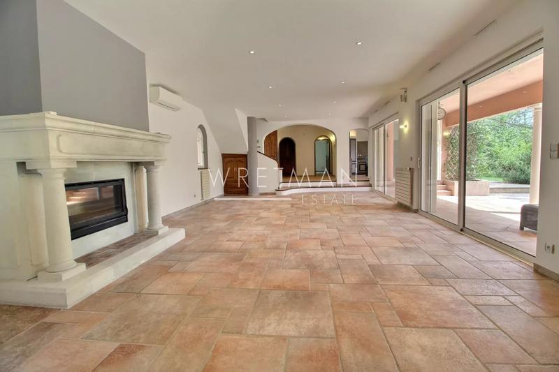 Villa - 230 m² - 6 pièces