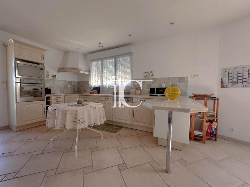 Maison - 121 m² - 5 pièces