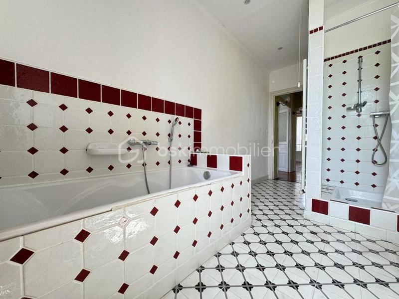 Maison de maîtres - 216 m² - 10 pièces