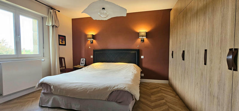 Maison - 216 m² - 8 pièces