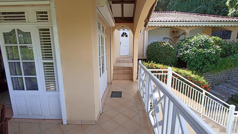 Maison - 270 m² - 6 pièces