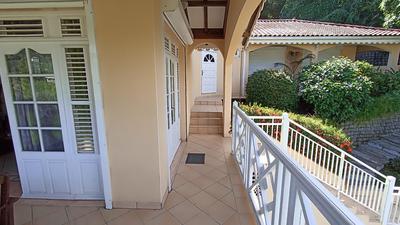 Maison - 270 m² - 6 pièces