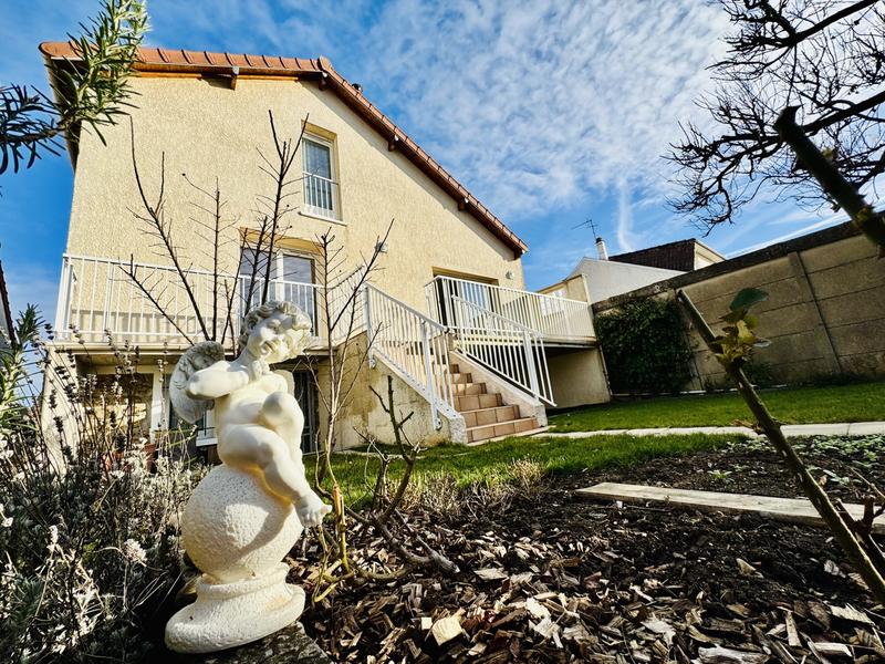 Maison - 140 m² - 6 pièces