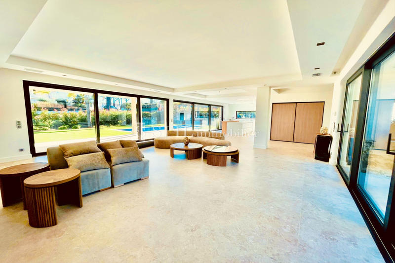 Villa - 266 m² - 5 pièces