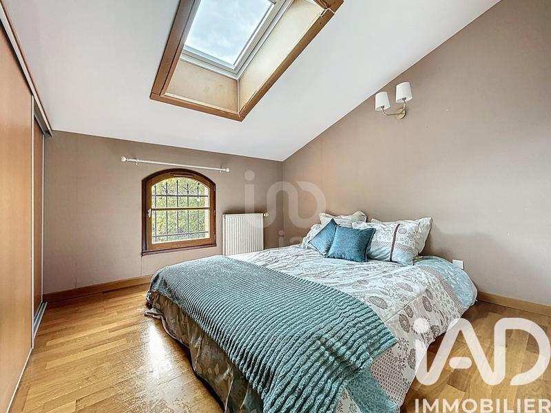 Maison - 206 m² - 9 pièces