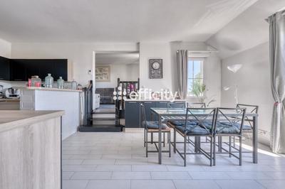 Appartement - 85 m² - 5 pièces