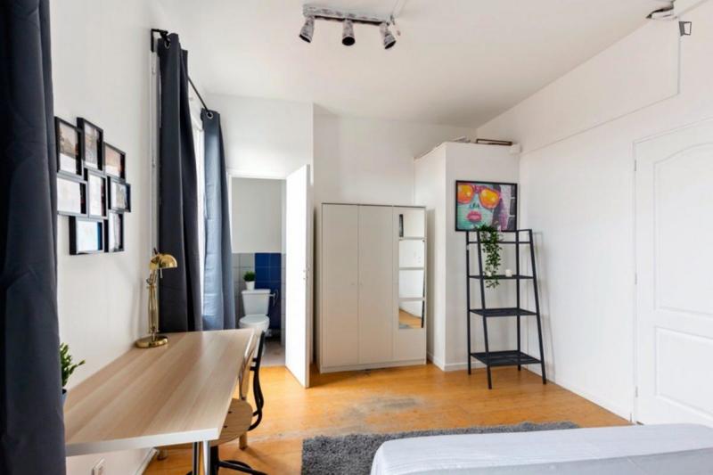 Chambre - 16 m² - 11 pièces