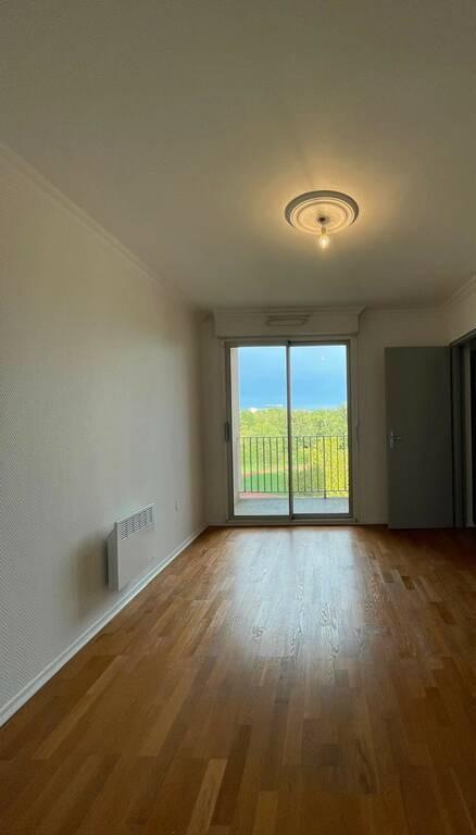 Appartement - 85 m² - 3 pièces