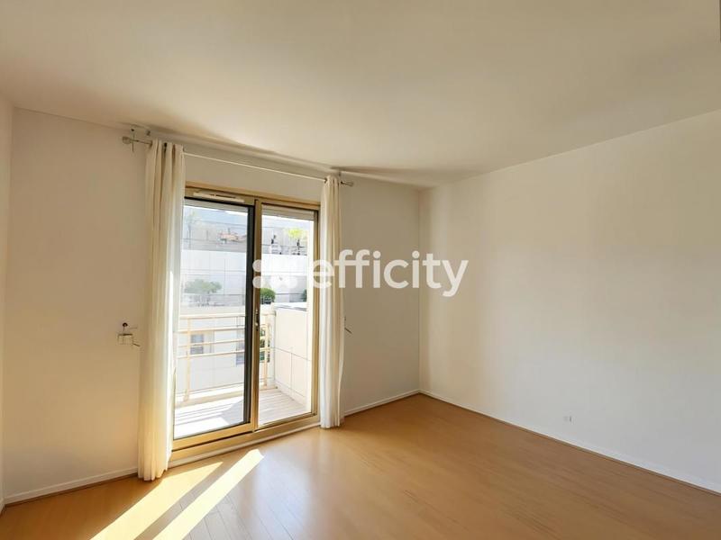 Appartement - 60 m² - 2 pièces