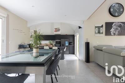 Maison - 182 m² - 7 pièces