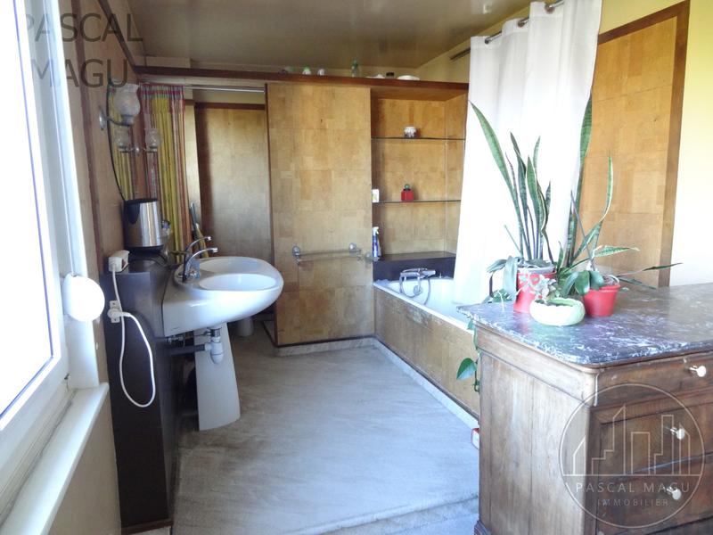 Maison - 150 m² - 7 pièces