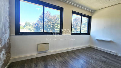 Local commercial - 91 m²