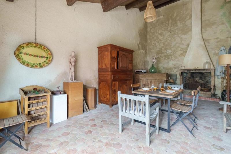 Maison - 350 m² - 6 pièces