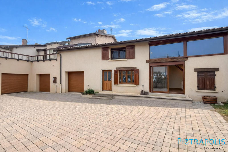Maison - 583 m² - 15 pièces