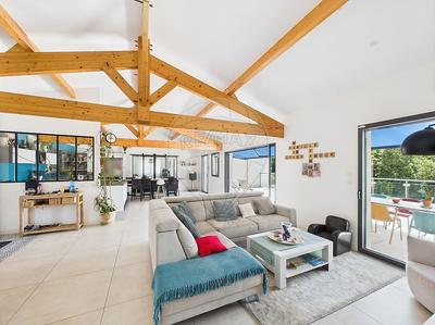 Villa - 245 m² - 7 pièces