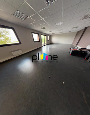 Bureau - 74 m²